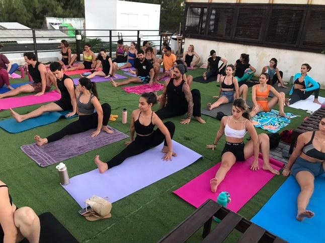 Yoga na Blue  * Sábado,8 da manhã