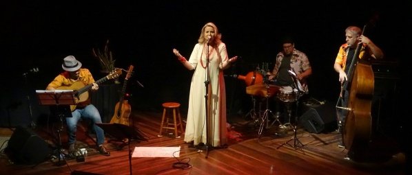 Show Débora Motta -