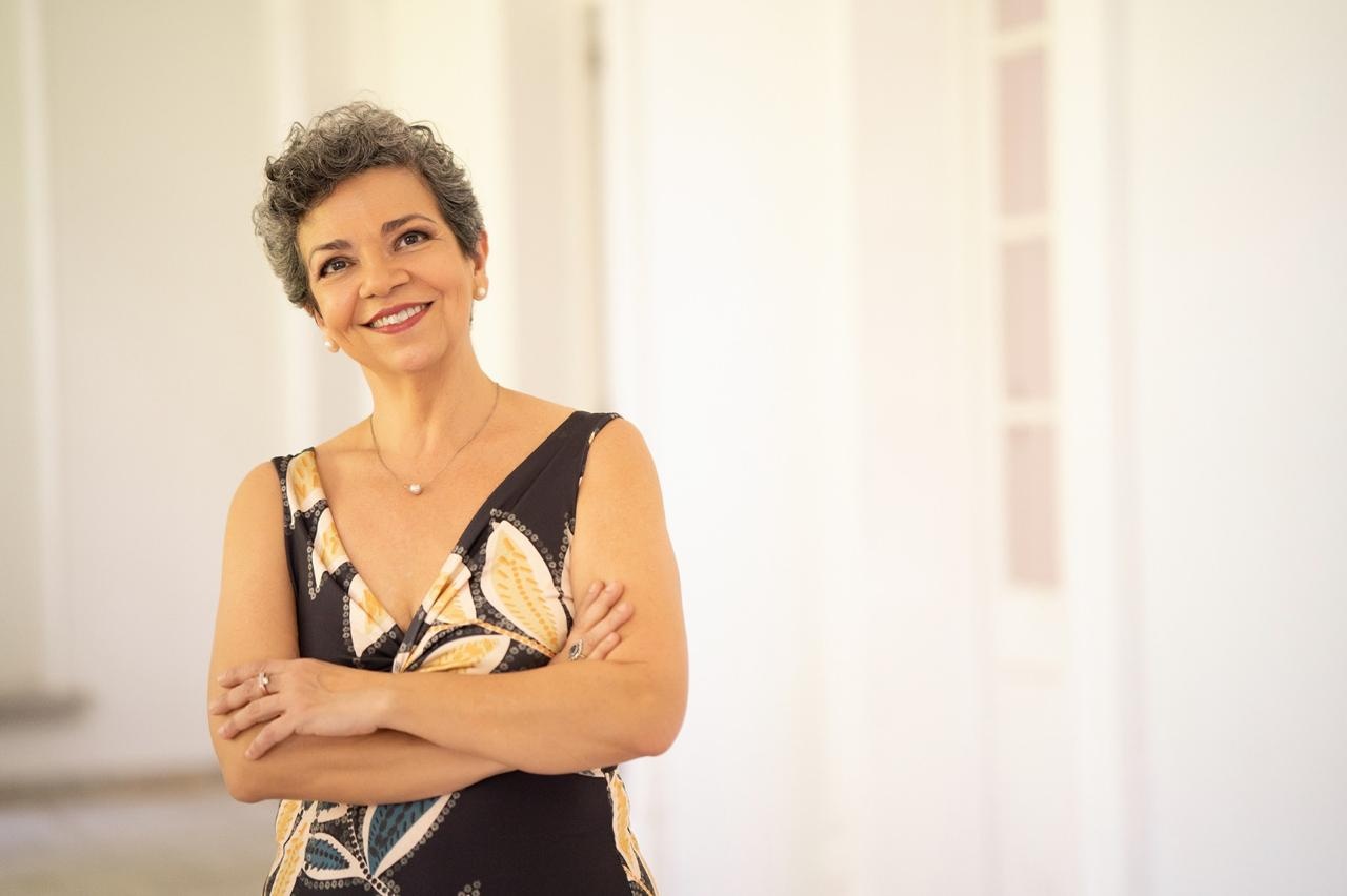 SARAUS DA CARIOCA - TANGOS & VALSAS - Maria Teresa Madeira - Casa do Choro