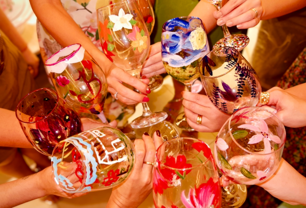 Imagem do evento Pinta e Brinda | Pintura de taças com vinho à vontade!