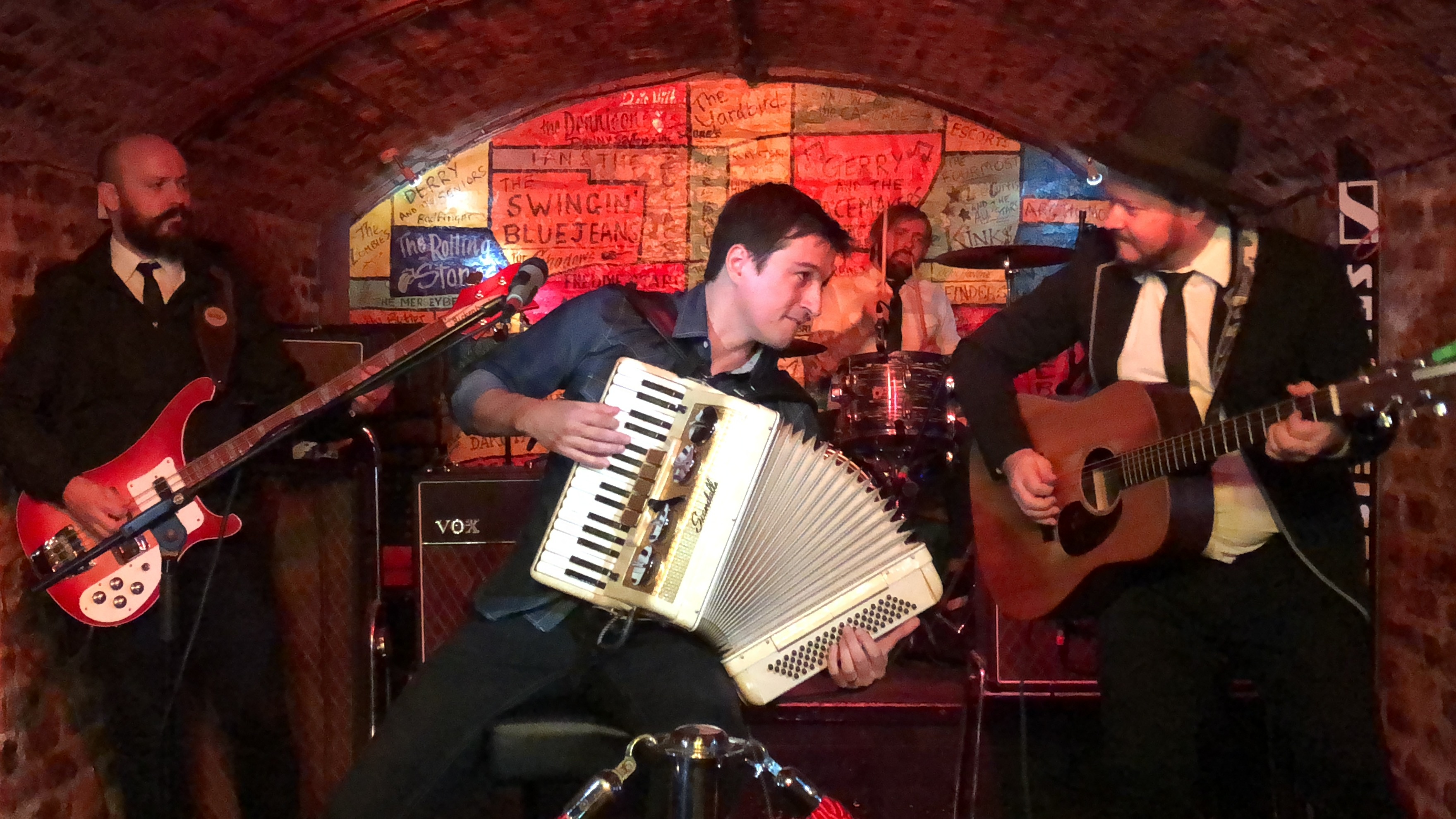 The Beatles No Acordeon Rumo à Inglaterra