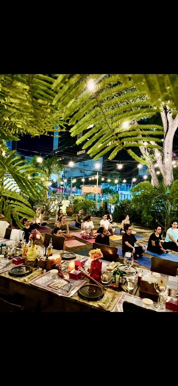 Imagem do evento Entre folhas & respiros: yoga e terrários