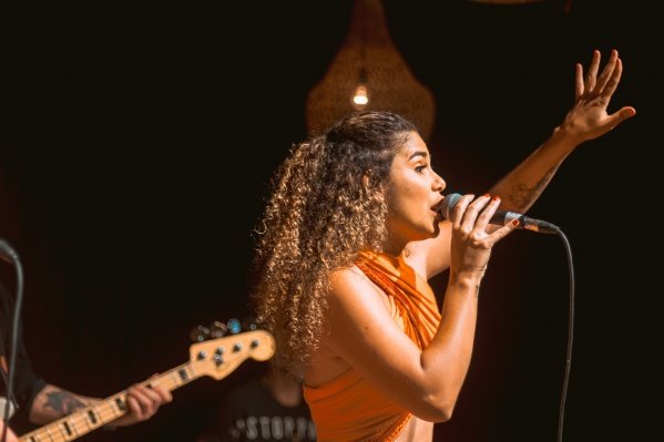 Imagem do evento Flaviane Orlando e Evan Megaro: Samba e MPB