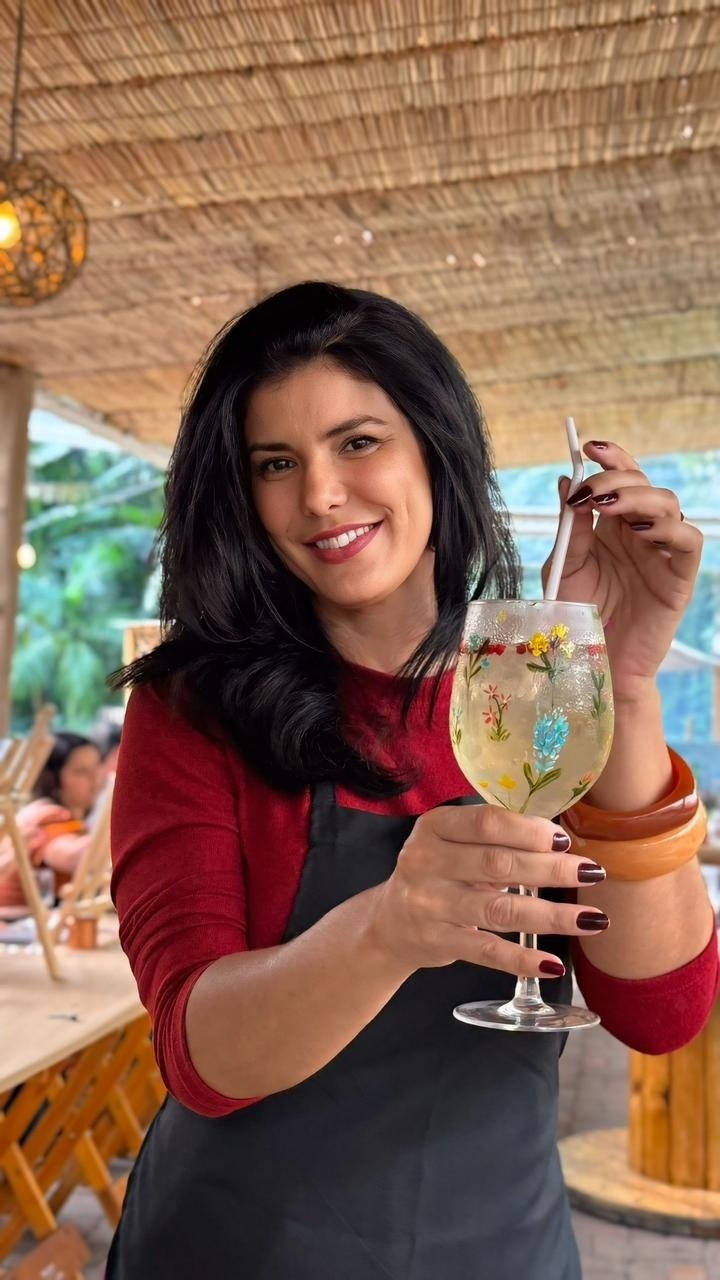 Tons e Taças por Debora Srour  - Taças