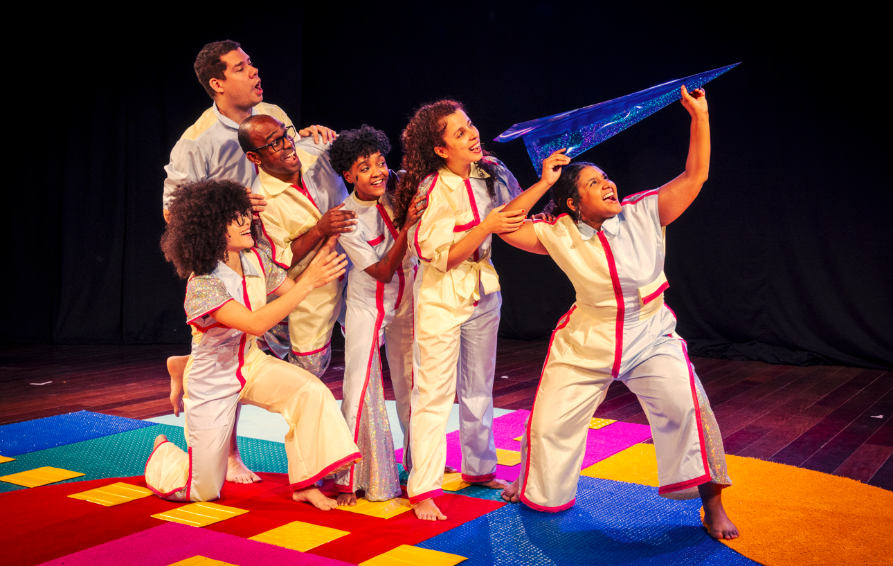 Espetáculo  Teatral - Quem é todo mundo?