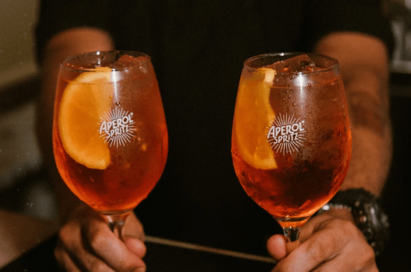 Imagem do evento Pincelê: Arte e Spritz | Pintura de taças