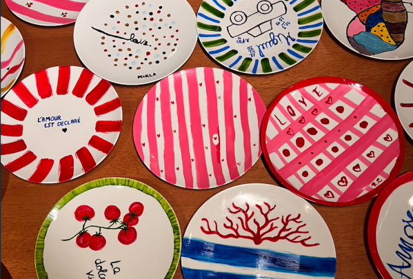 Imagem do evento Pincelê: Arte, Pizza e Vinho - Pintura de pratos de porcelana