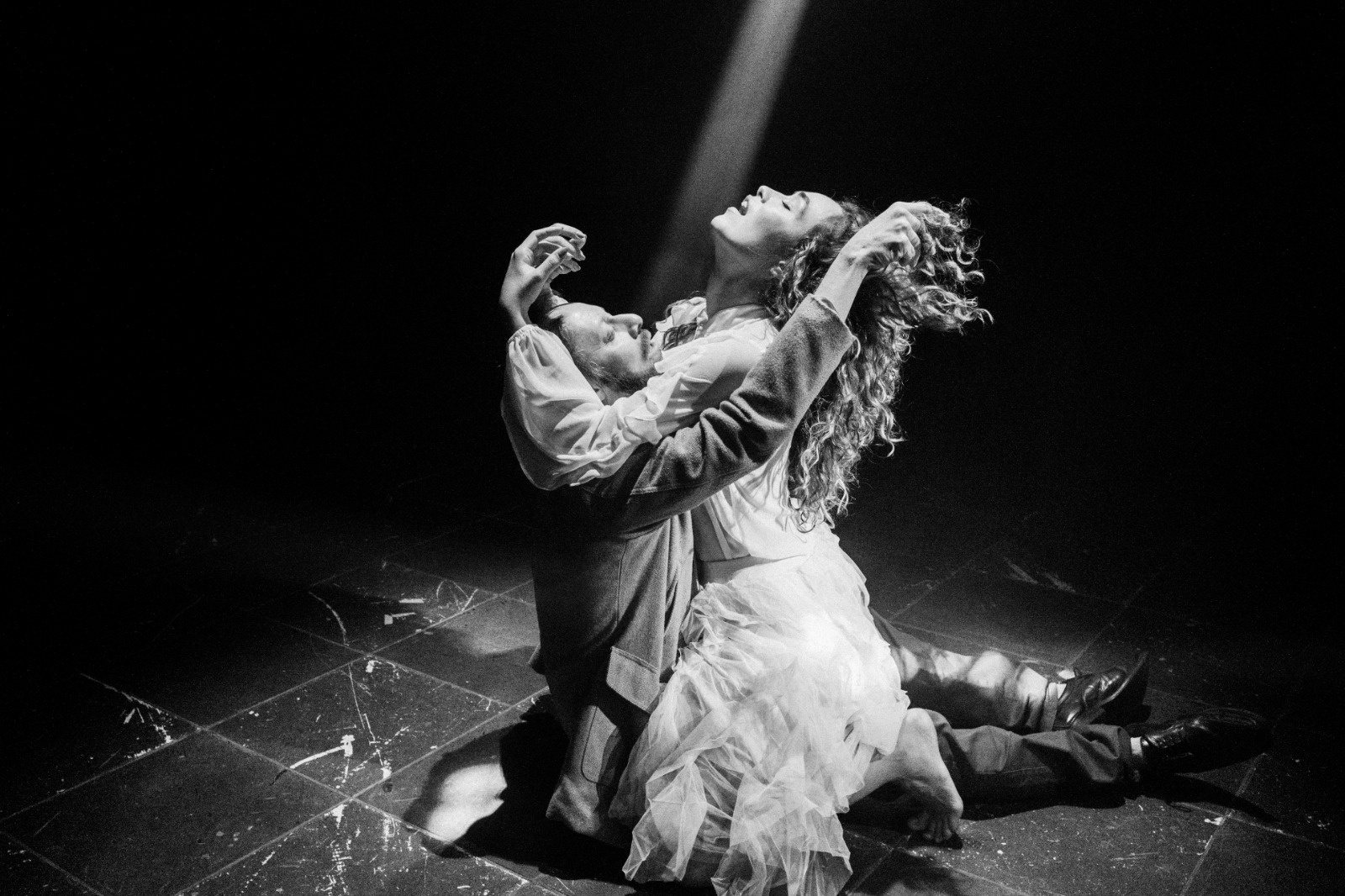 Baal - O Mito da Carne: 30 anos do Teatro do Incêndio/TeatroAosTragos