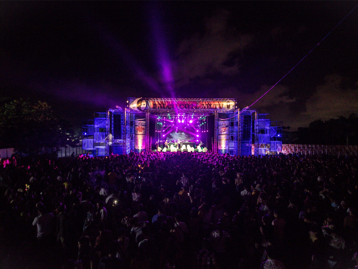 Imagen de la fuente — Excursão: Festival Coquetel Molotov