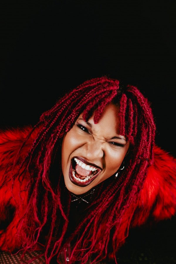 Imagem do evento Rock in Gil - Larissa Luz canta os rocks de Gilberto