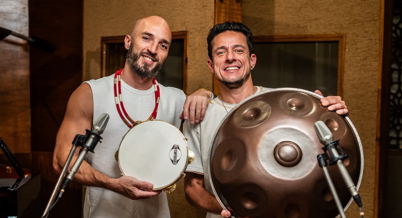 Imagem da fonte — Handpandeiro em Belo Horizonte - Duo Léo Rodrigues & Alexandre Lora