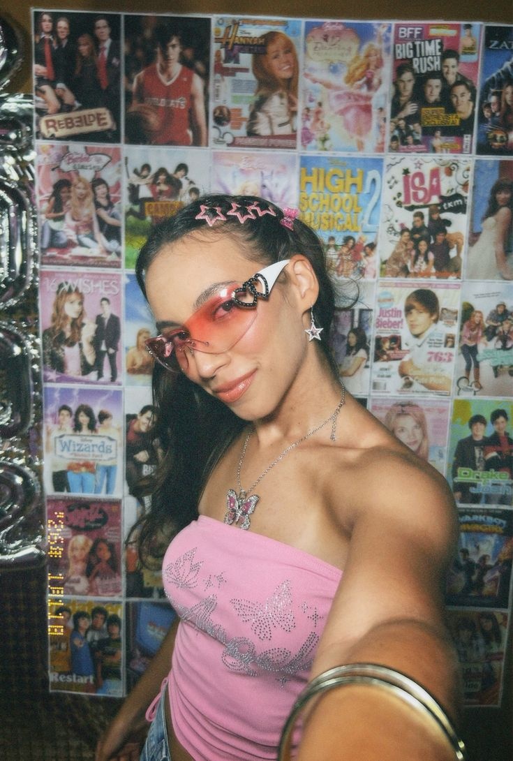 Source image — Festa anos 2000 + capinha maluca