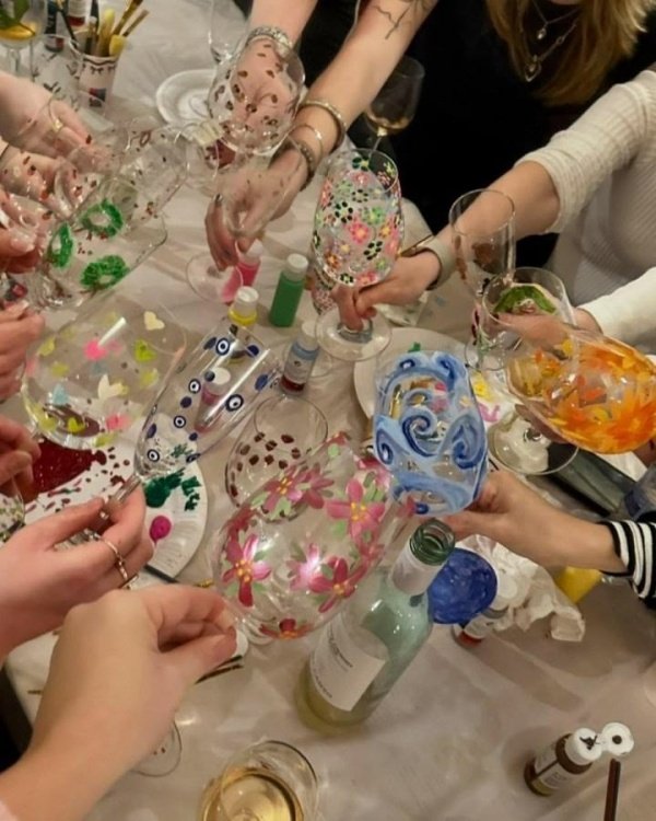 Imagem do evento Eclub apresenta: Tarde com empreendedoras | Pintura em taças